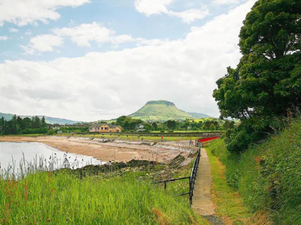 Tower View Apartments Cushendall Eksteriør bilde